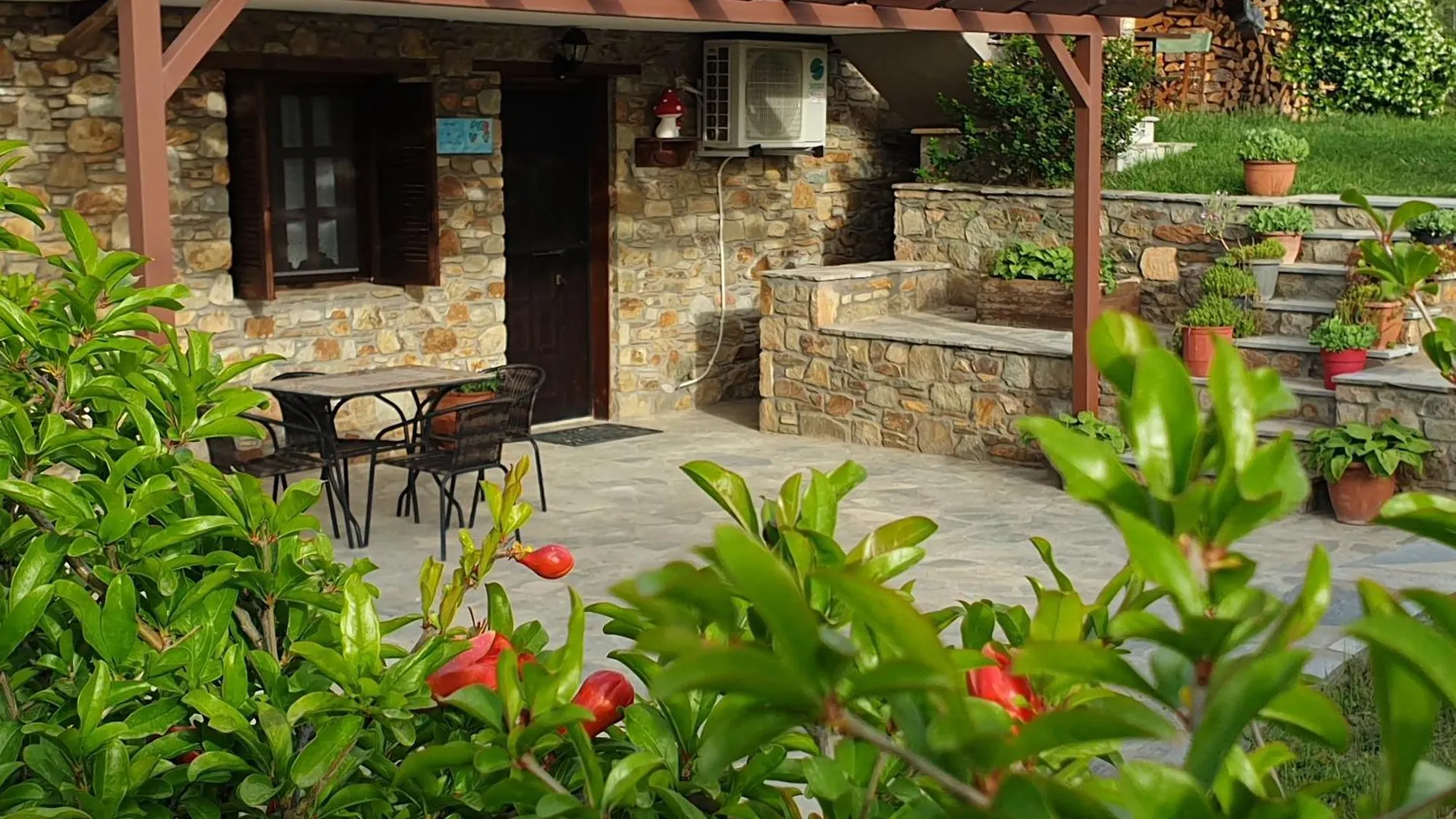 Geomelia Guest Studio 1 & Geomelia Guest Studio 2 Polygyros Greece